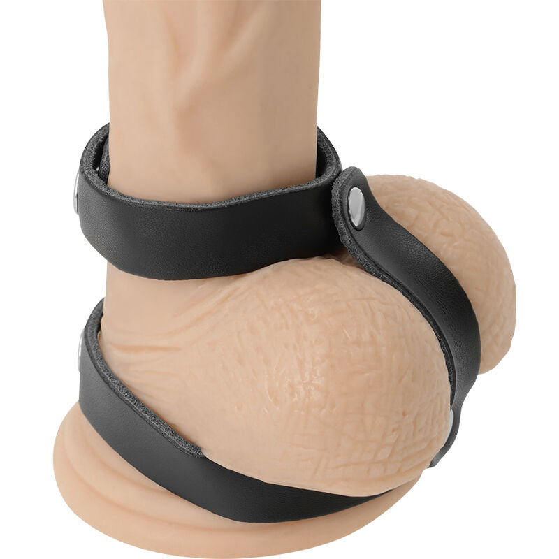 DARKNESS - ANELLO REGOLABILE PER PENE E TESTICOLI IN PELLE Darkness Bondage